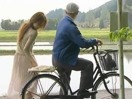 Asian Couple's Horny Outdoor Encounter - A Steamy Throwback Fling