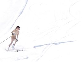 Nude Skiing Seduction – Rin Kawamoto's Icy Mountain Fantasy Unfolds