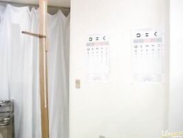 Saki Shiina gets cum on her body!