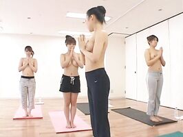 Asian Babes Nude - Hot & Sexy Chicks Exposed