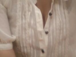 Japanese Housewife Fingers Herself Wildly On Cam Live