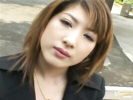 Gorgeous MILF Seduces With Freshly Painted Lips Before Steamy Blowjob